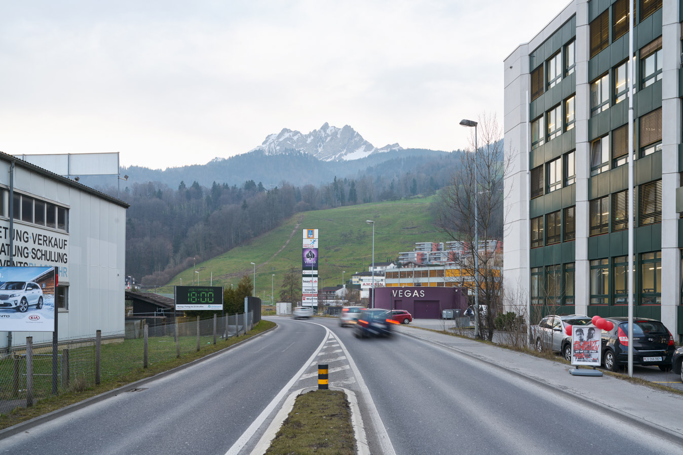 https://www.hanneshenz.ch/files/gimgs/70_180105807.jpg