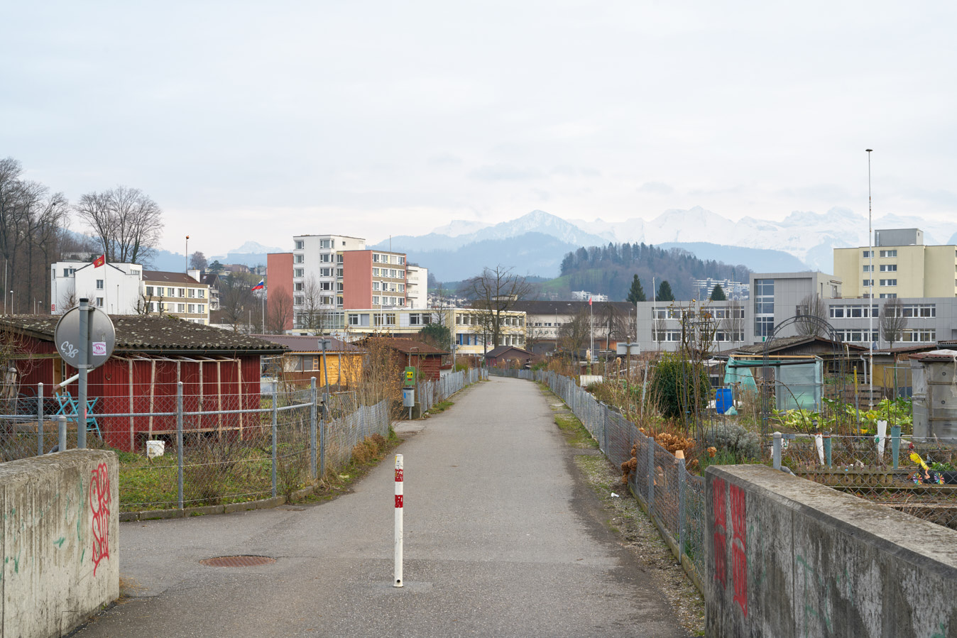 https://www.hanneshenz.ch/files/gimgs/70_180106959.jpg
